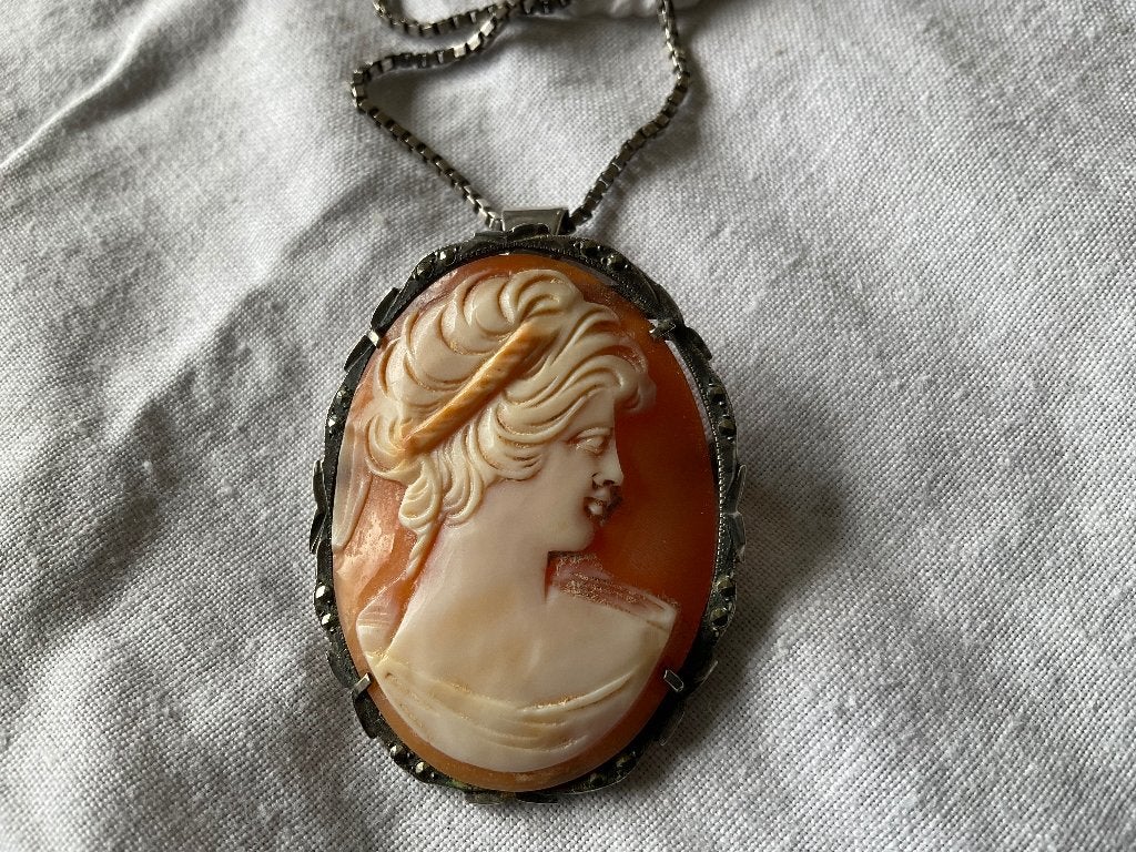 Oude Zilveren Camee Broche / hanger met Markasiet (800), Sieraden, Tassen en Uiterlijk, Broches, Ophalen of Verzenden, Gebruikt