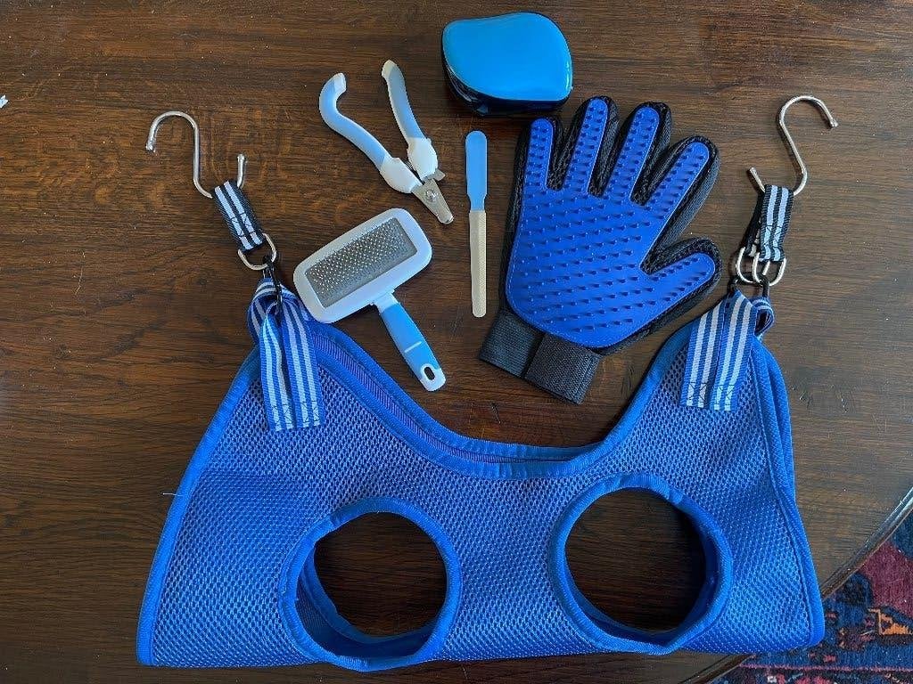 Hangzak M kat/hond vr nagels knippen + haarkam accessoires, Dieren en Toebehoren, Ophalen of Verzenden, Nieuw