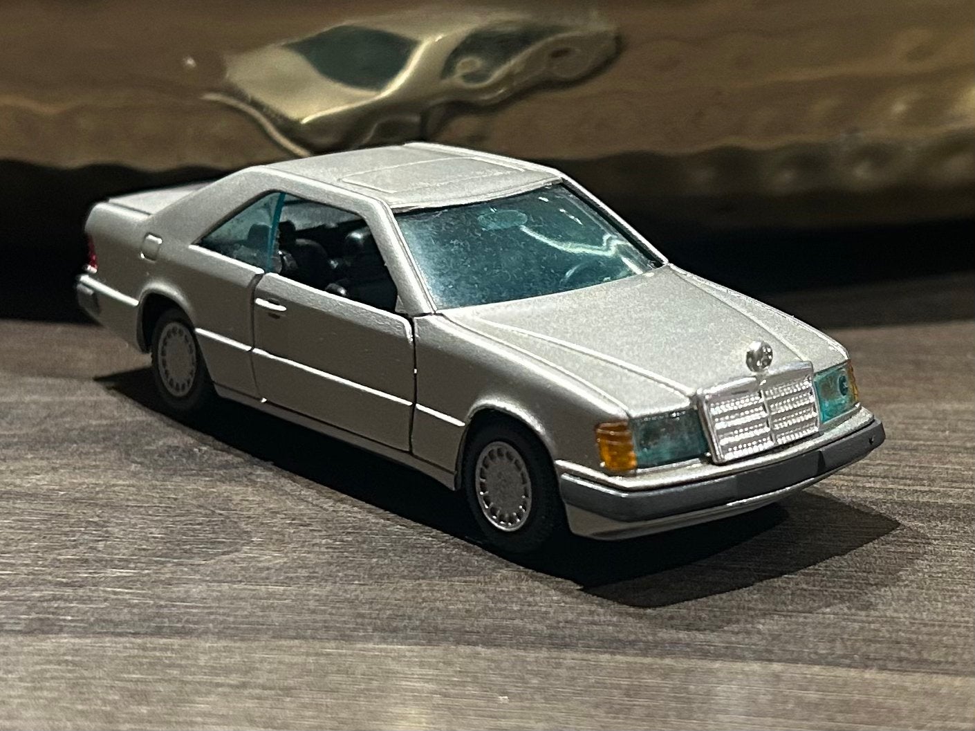 Gama Mercedes Benz 230CE 1:43, Verzenden, Zo goed als nieuw, Auto, Gama