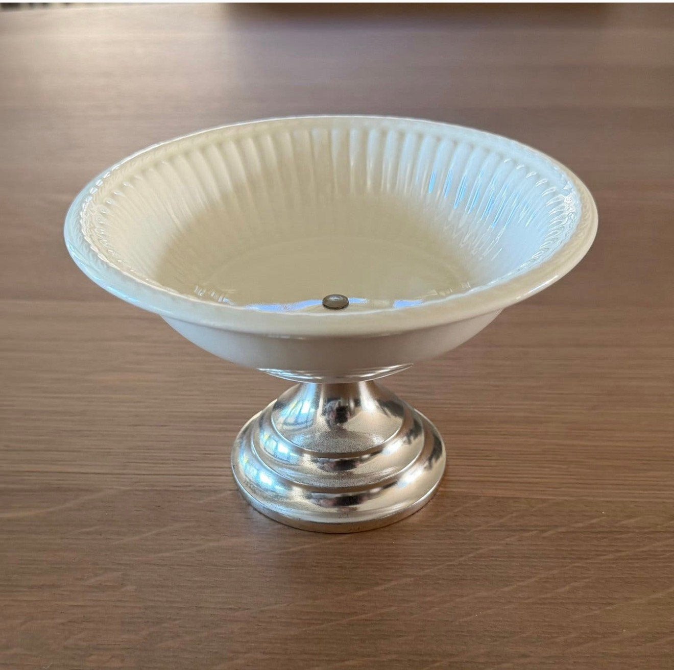 Wedgwood Edme Bonbon Schaaltje met verzilverde voet  ZGAN, Ophalen of Verzenden, Overige stijlen, Schaal of Schalen, Zo goed als nieuw