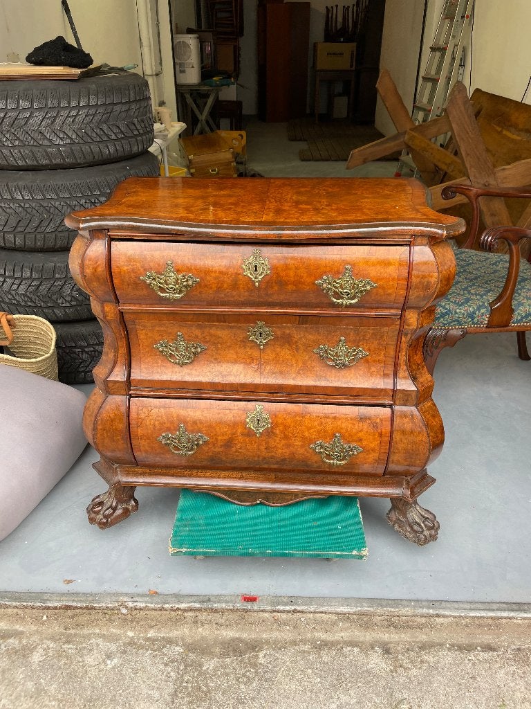 Anieke bombé notenhouten commode, Antiek en Kunst, Ophalen