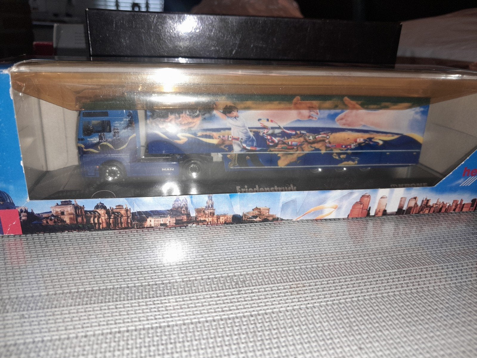 Herpa, Hobby en Vrije tijd, Modelauto's | 1:87, Ophalen of Verzenden, Zo goed als nieuw, Bus of Vrachtwagen, Herpa