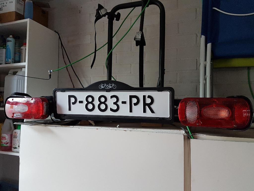 Fietsendrager, Ophalen, Gebruikt, 2 fietsen, Trekhaakdrager