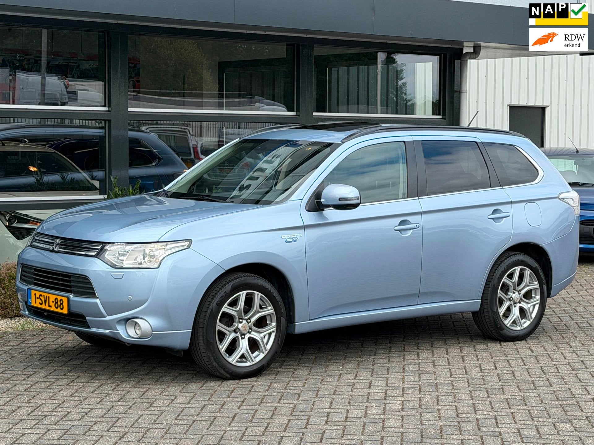 Mitsubishi Outlander 2.0 PHEV instyle Navi Trekhaak NAP APK, Zwart, 4 cilinders, Blauw, Vierwielaandrijving