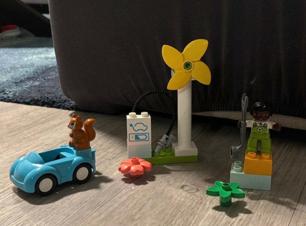 Duplo windturbine en elektrische auto, Inclusief minifiguren, Gebruikt, Overige thema's, Ophalen of Verzenden