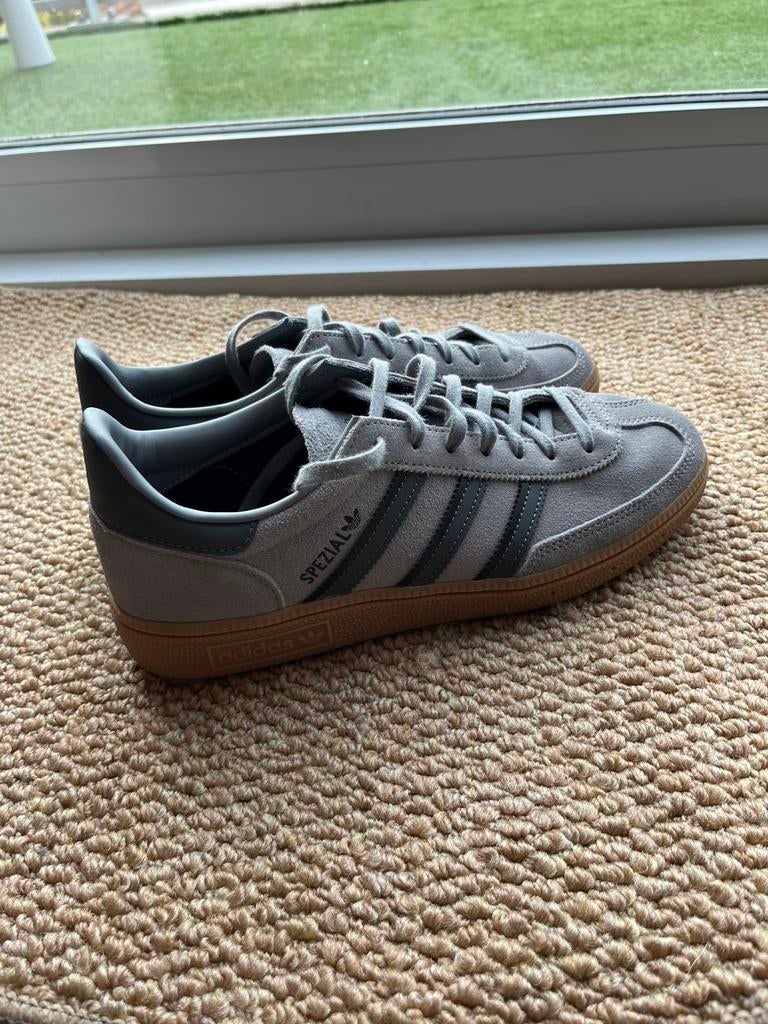Adidas spezial maat 40, Ophalen of Verzenden, Grijs, Sneakers of Gympen, Zo goed als nieuw