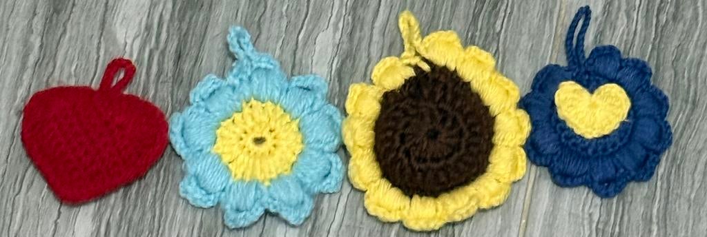 handgemaakte gehaakte sleutelhangers van bloemen en harten, Ophalen, Nieuw
