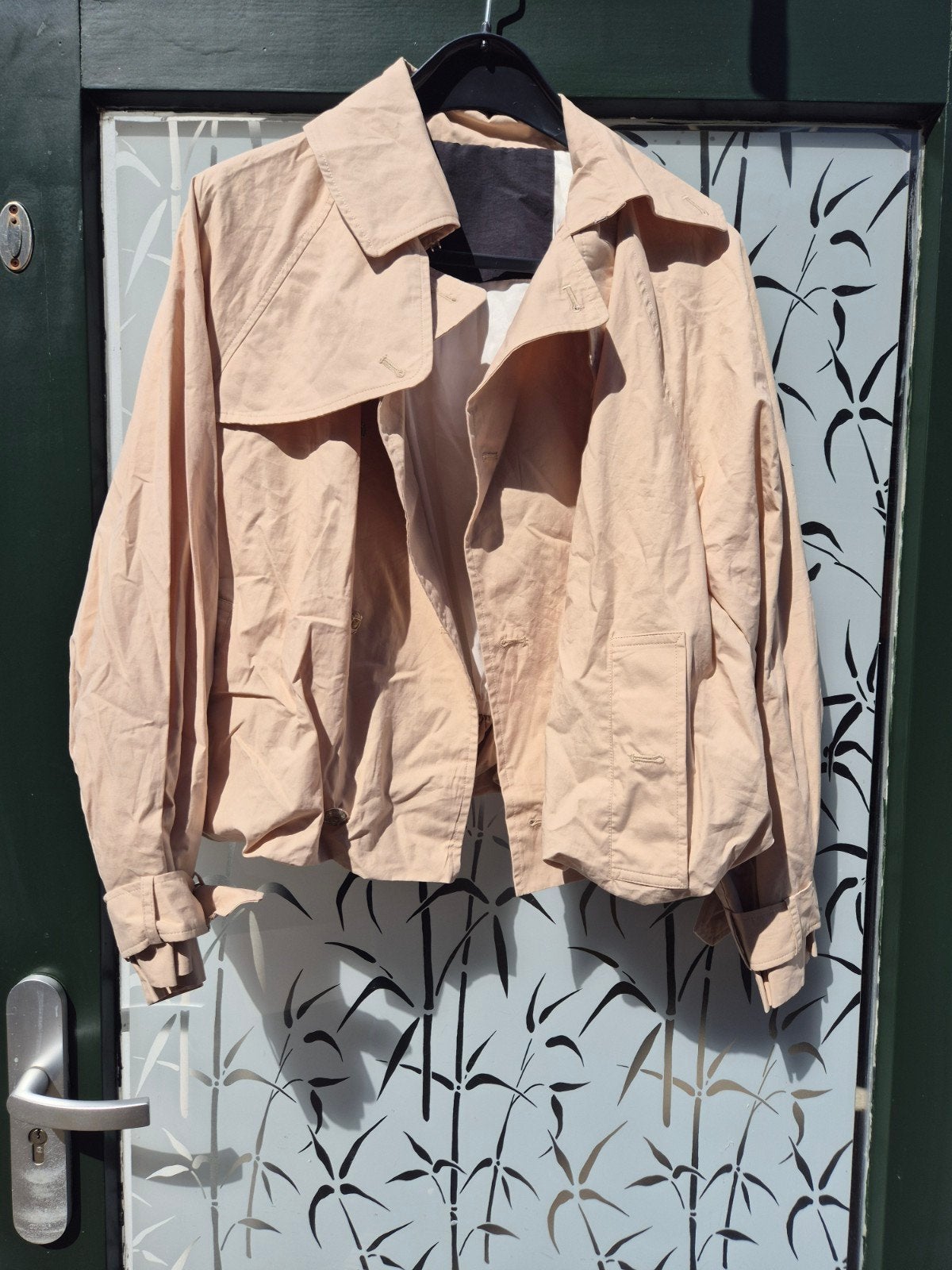 Nieuw..dames jas hip beige Chanel maat S, Ophalen of Verzenden, Nieuw, Maat 38/40 (M), Beige