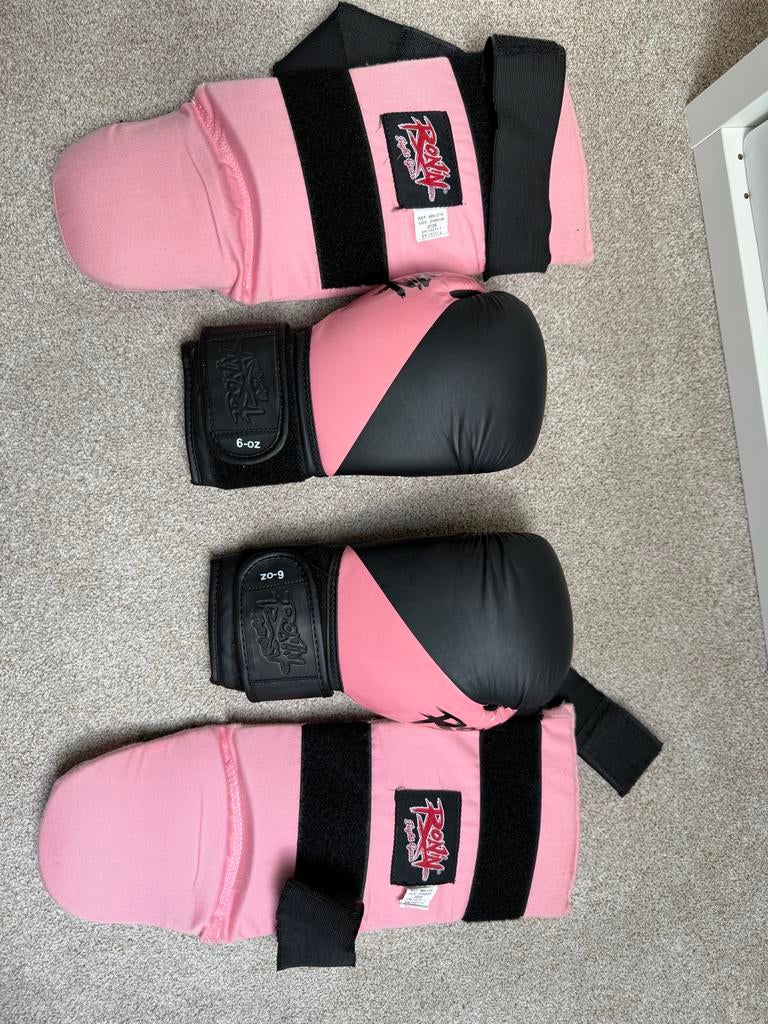 Roze Ronin scheenbeschermers en bokshandschoenen junior, Ophalen, Gebruikt, Boksbeschermers
