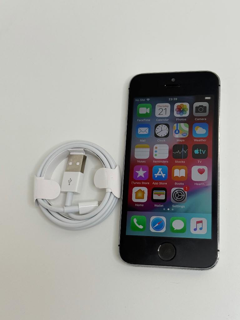 Apple iPhone 5S 16GB Zwart Vintage, Telecommunicatie, Mobiele telefoons | Apple iPhone, Gebruikt, 16 GB, Zonder abonnement, Zonder simlock