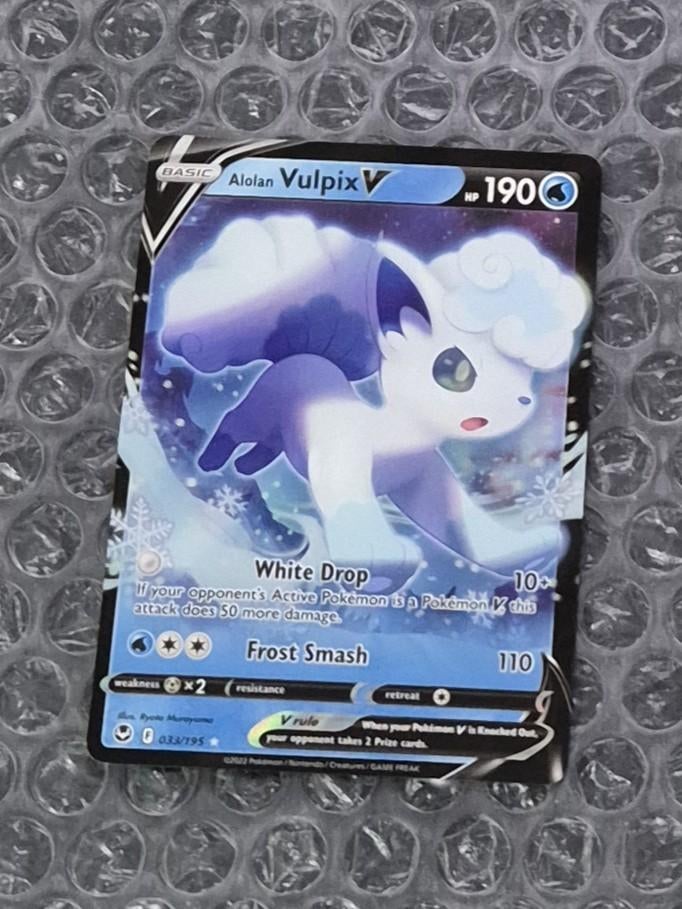 Alolan Vulpix V 033/195 Silver Tempest Sword & Shield, Ophalen of Verzenden, Zo goed als nieuw, Losse kaart, Foil