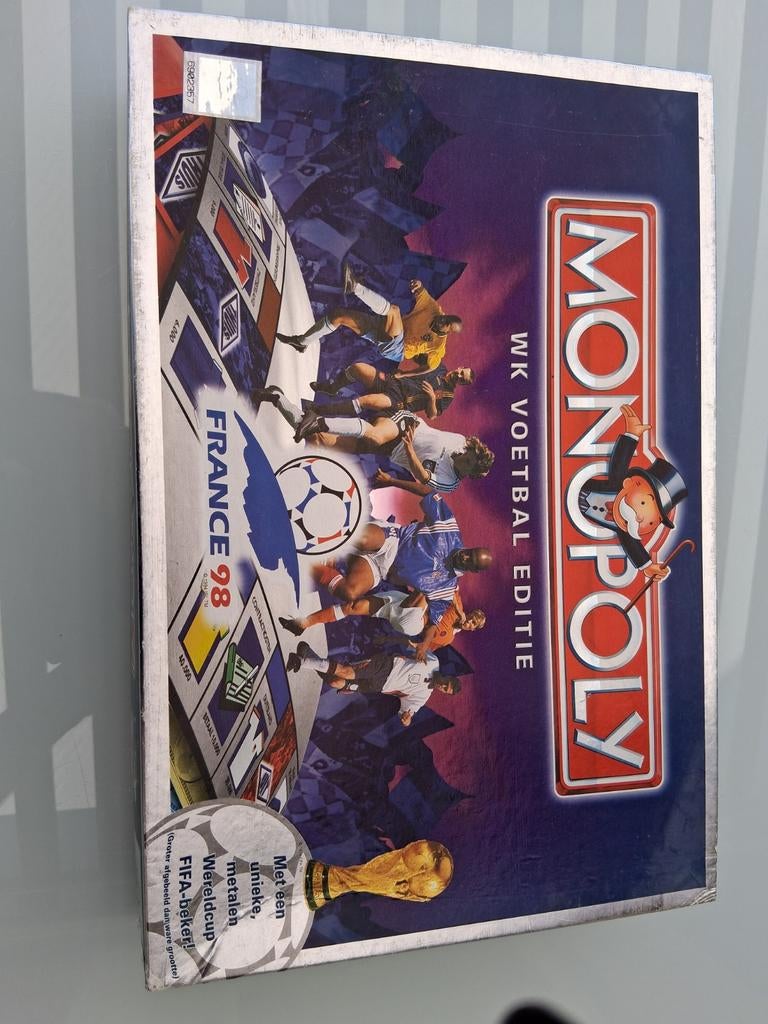 Monopoly WK Voetbal Editie France 98 - Unieke FIFA-beker, Een of twee spelers, Ophalen of Verzenden, Gebruikt, Parker Brothers