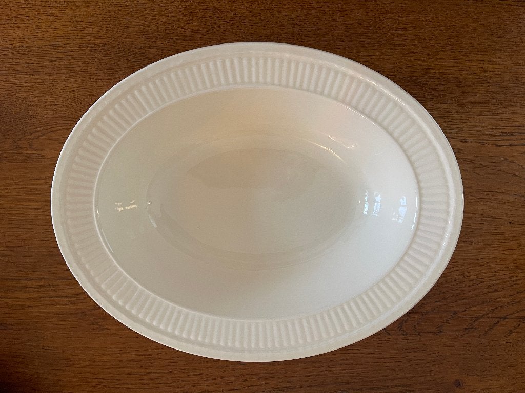 Wedgwood "Edme Plain" Diepe Ovale Schaal Nieuw, Huis en Inrichting, Keuken | Servies, Nieuw, Ophalen of Verzenden, Schaal of Schalen