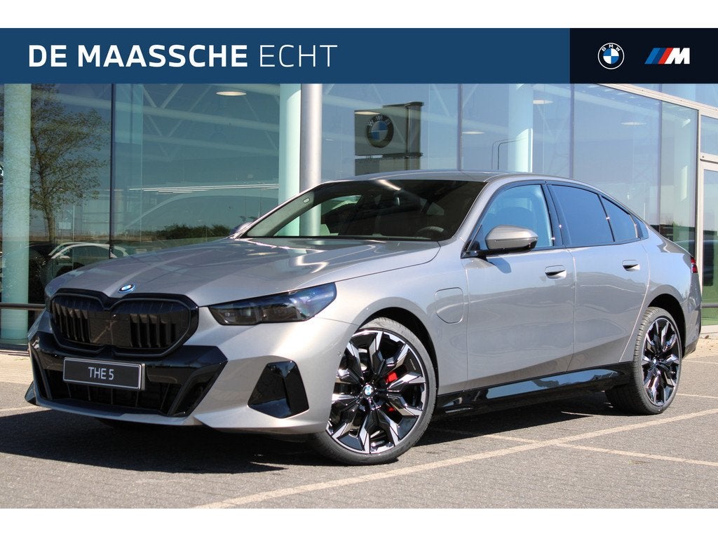BMW 5 Serie 530e M Sport Automaat / Bowers & Wilkins / Adapt, Automaat, 1998 cc, Achterwielaandrijving, Zwart