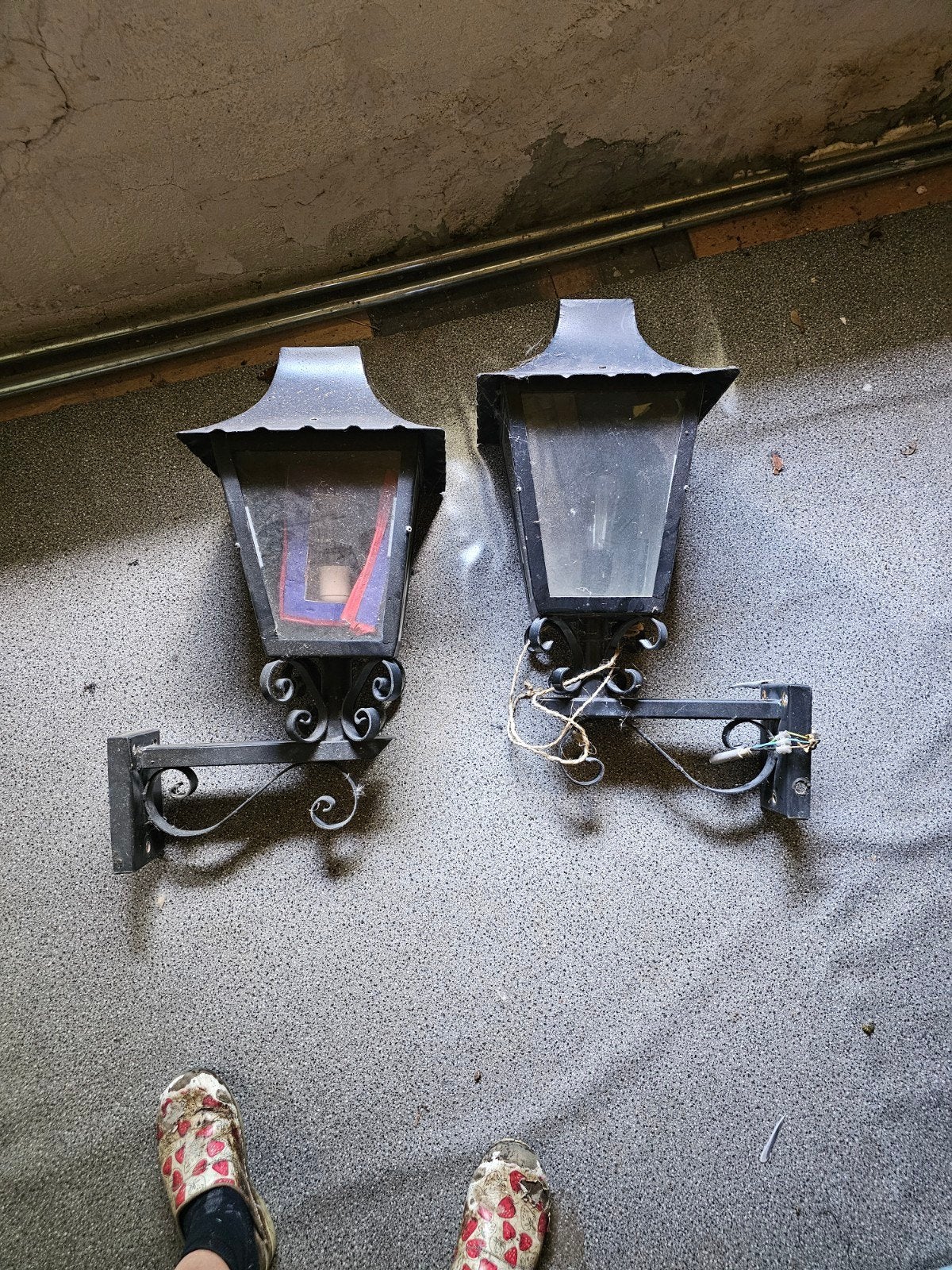 Set van 2 Antieke Buitenlampen - Smeedijzeren Stijl, Huis en Inrichting, Lampen | Overige, Gebruikt, Ophalen