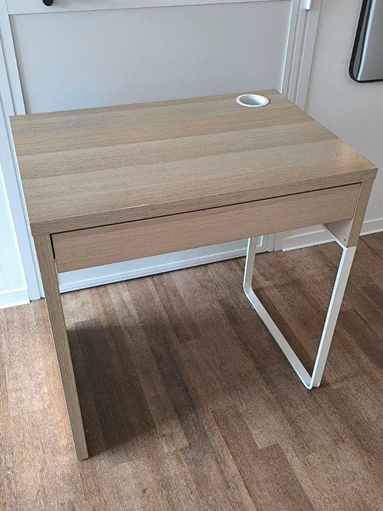 Bureau / schoolbureau 735075 cm – lichte houtlook, Gebruikt, 73 cm, Kabelgoot, IKEA