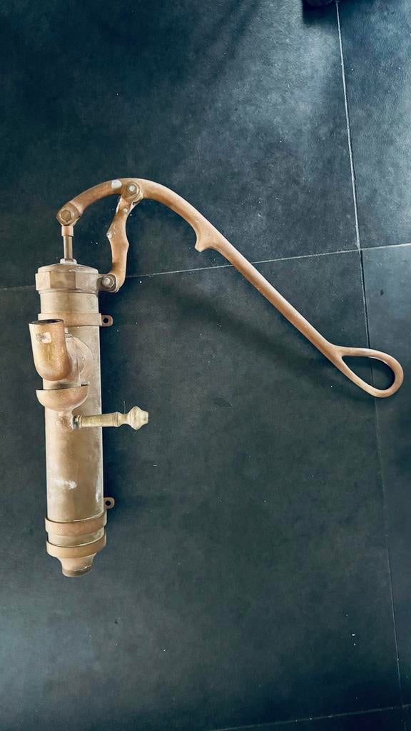 Antieke bronzen waterpomp met hendel, Ophalen of Verzenden, Brons