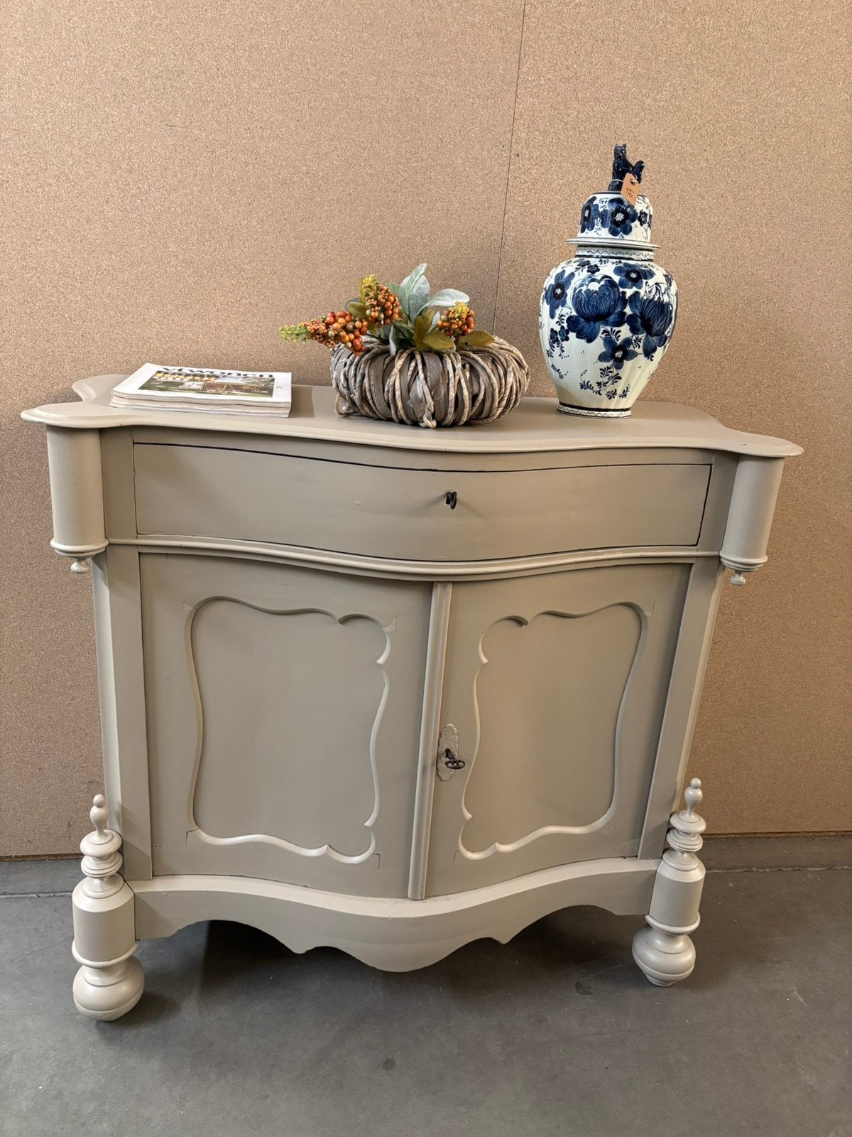 Brocante Biedermeier kast / commode / dressoir, Ophalen, Studio Larilo, Studiolarilo@gmail.com, Zo goed als nieuw