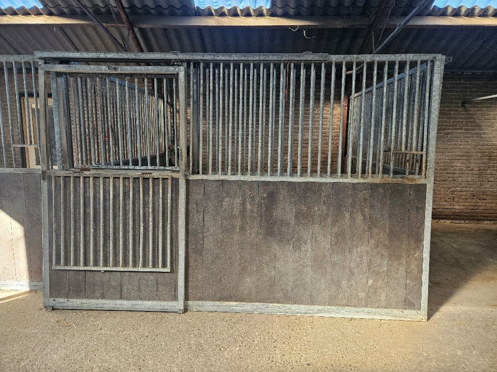 4 voorwanden paardenbox, Stalling, 4 paarden of pony's of meer