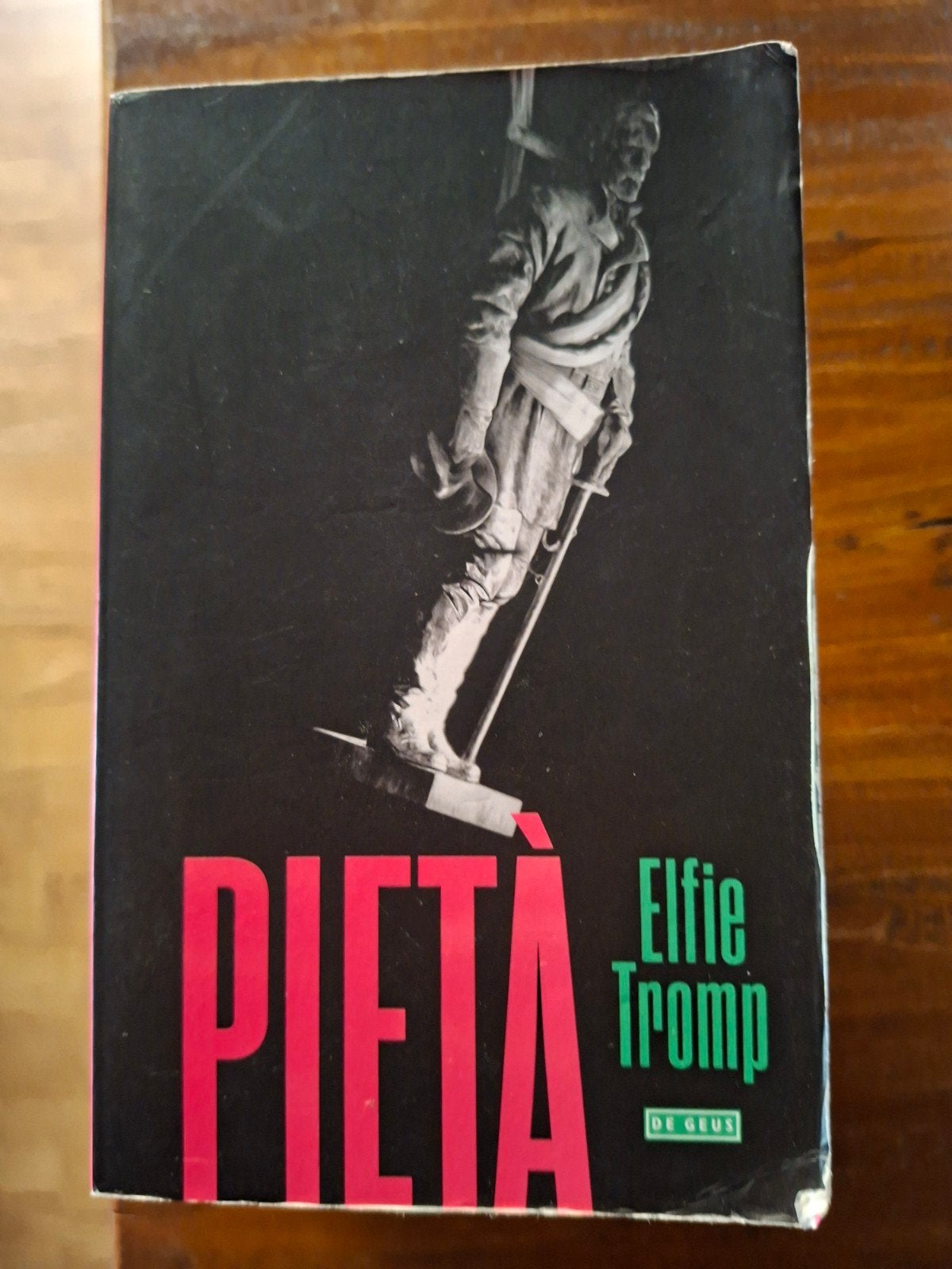 Pieta - Elfie Tromp (De Geus), Ophalen of Verzenden, Gelezen, Elfie Tromp