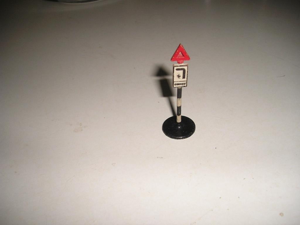 Dinky Toys 47m Road Sign Corner, Ophalen of Verzenden