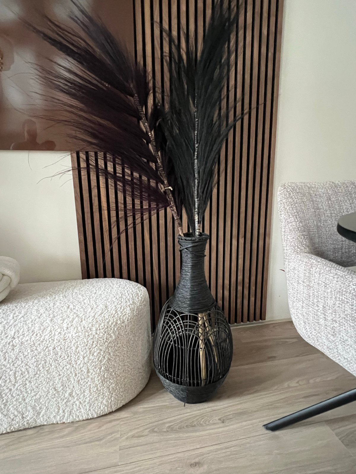 Grote zwarte vaas met pluimen, Ophalen, Zwart, Inclusief decoratie, Zo goed als nieuw