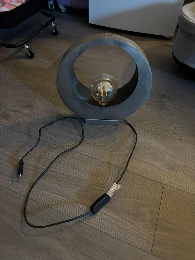 Tafel lamp, Ophalen, Zo goed als nieuw
