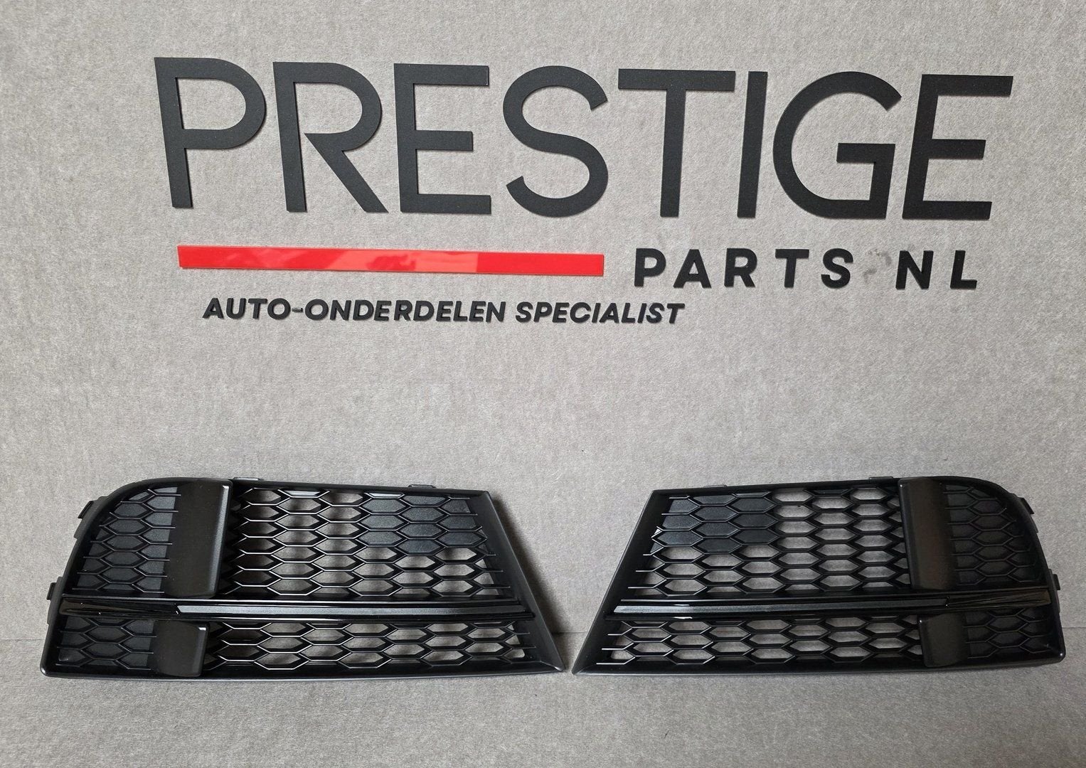 Bumper Roosters Set AUDI A3 8V FACELIFT S3 Rechts Links 8V0, Gebruikt, -, Voor, Ophalen of Verzenden