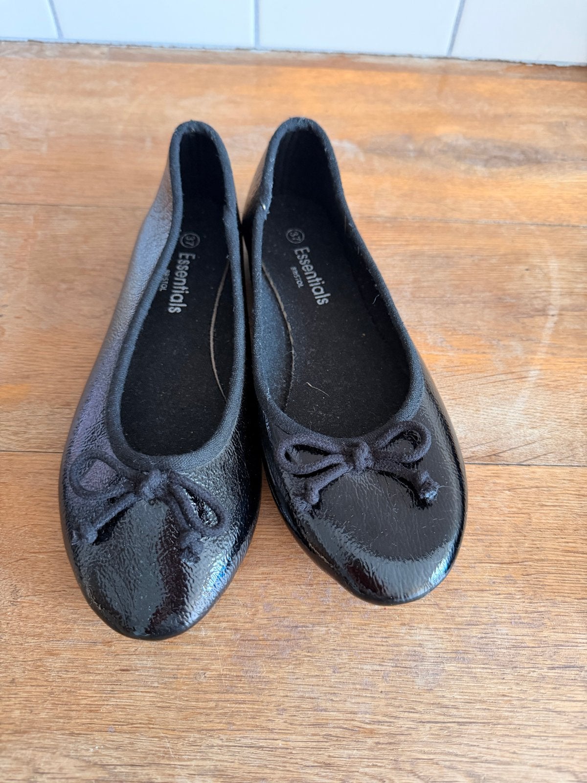 Zwarte Essentials ballerina's maat 37, Kleding | Dames, Schoenen, Ophalen, Zo goed als nieuw, Zwart, Ballerina's