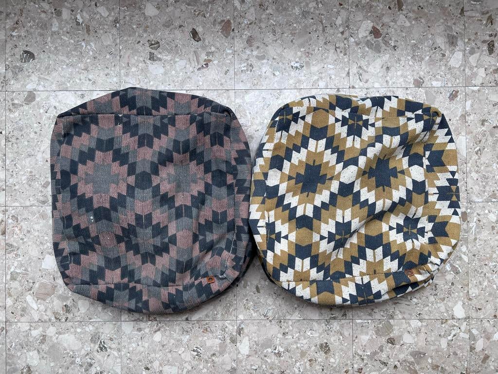 2 BOHO poefjes merk: Overseas, met azteken print, Ophalen, Gebruikt, Stof, Vierkant