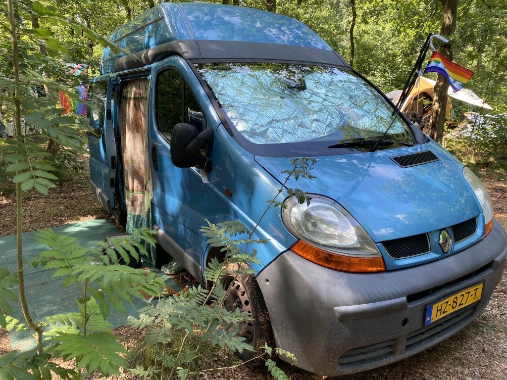 Renault Trafic (1040650), Caravans en Kamperen, Campers, Overige merken, Buscamper of Camperbus, Dakluik, Tot en met 2
