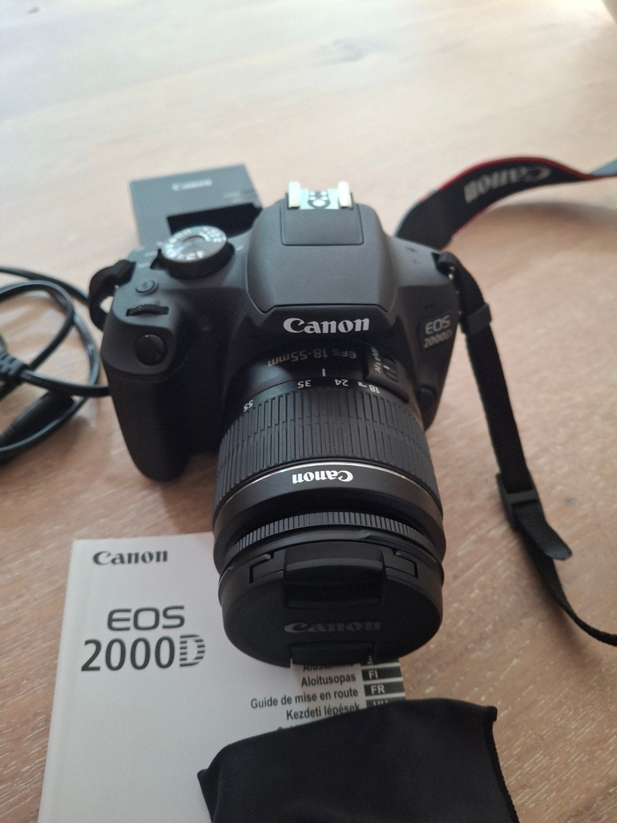Canon Eos 2000D., Spiegelreflex, Canon, Ophalen of Verzenden, Zo goed als nieuw