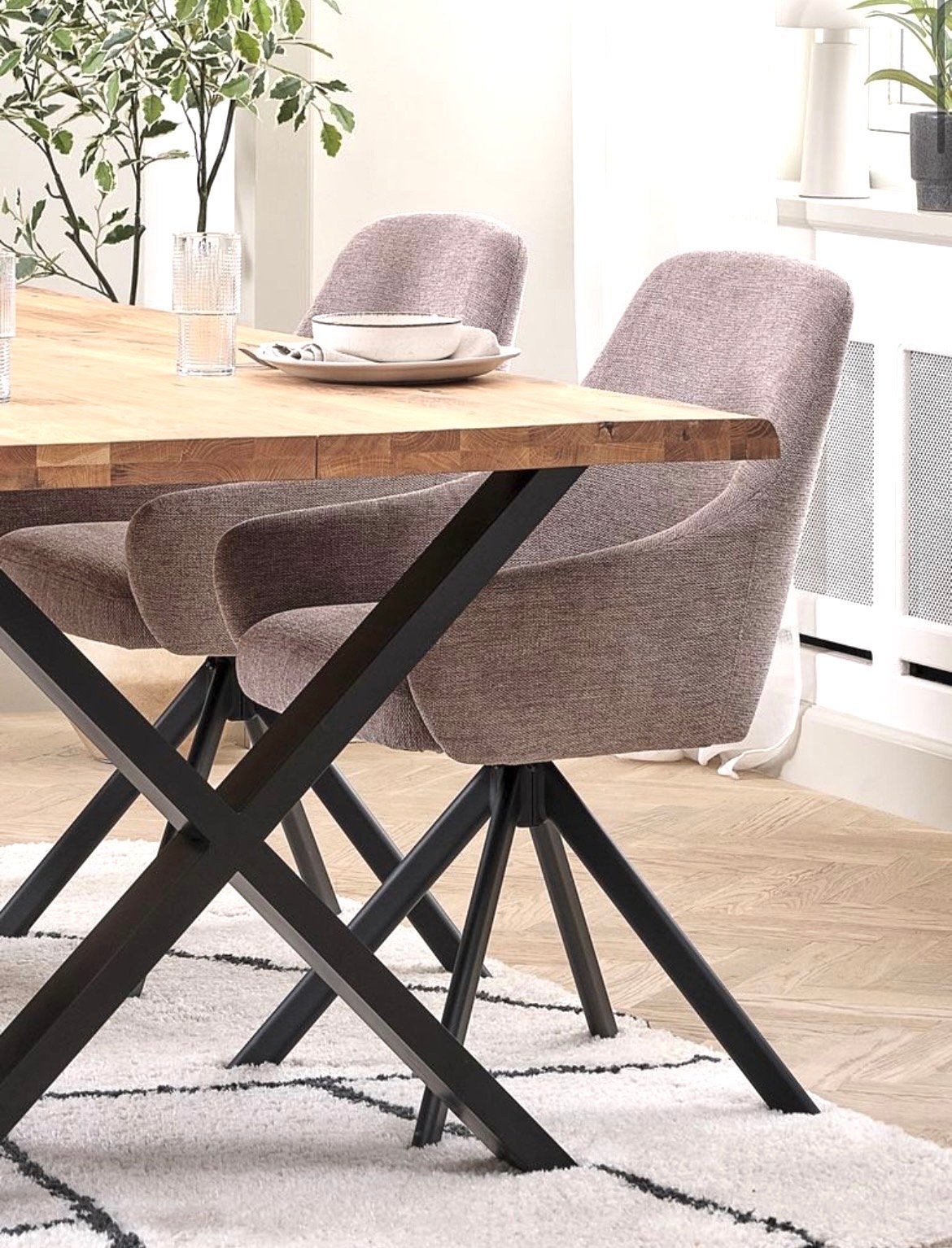 8 Nieuwe eetkamerstoelen ROSTRUP met Draaivoet - Zandkleurig, Ophalen, Overige kleuren, Nieuw, Eén