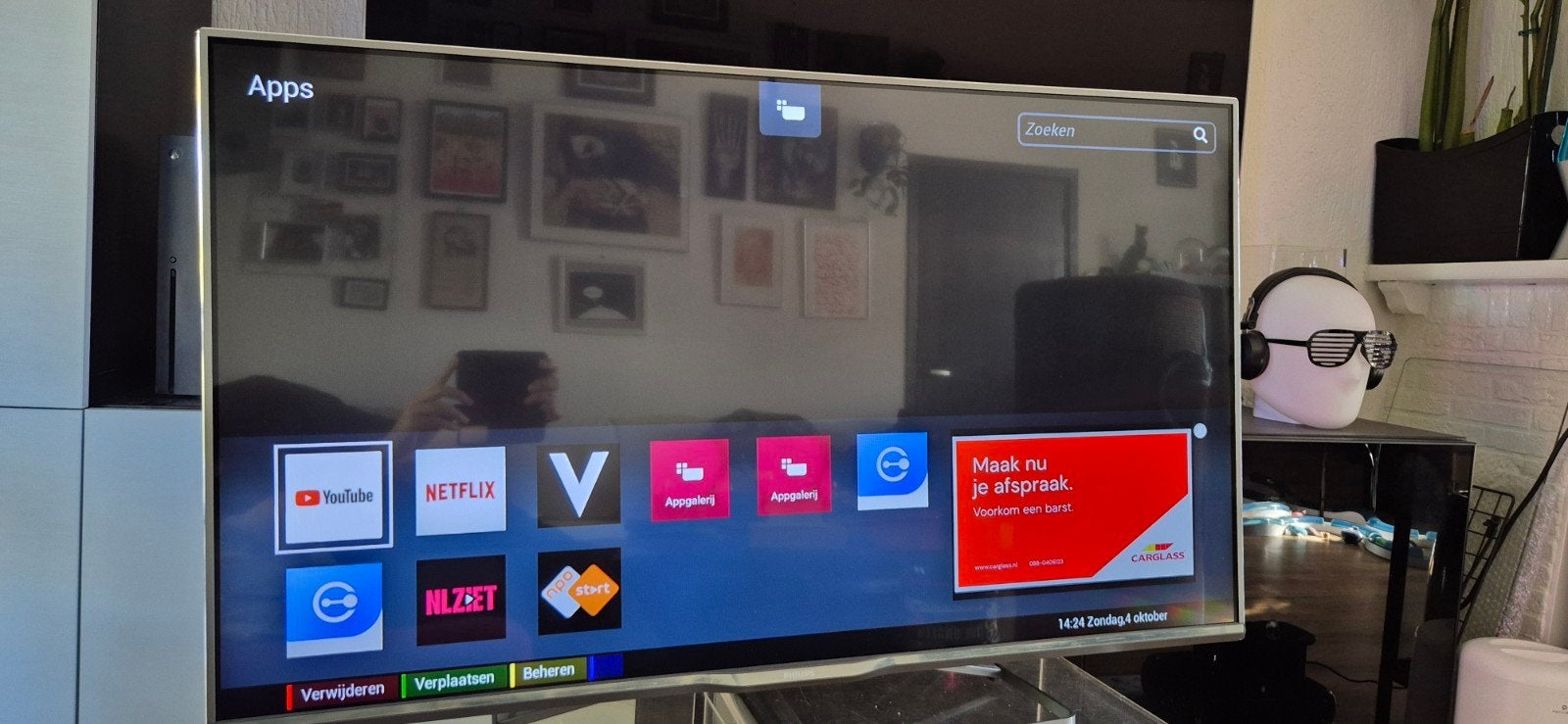 Foto 9 van Philips 42PFK7109/12 42 inch Full HD LED TV met Ambilight