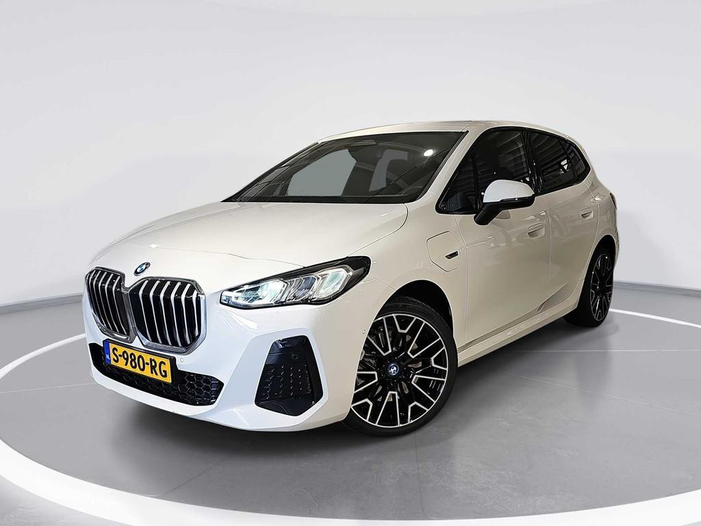 BMW 2-serie Active Tourer 230e xDrive M-Sport 2023 | S-980-R, Auto's, BMW, Bedrijf, 2-Serie Active Tourer, Hybride Elektrisch/Benzine