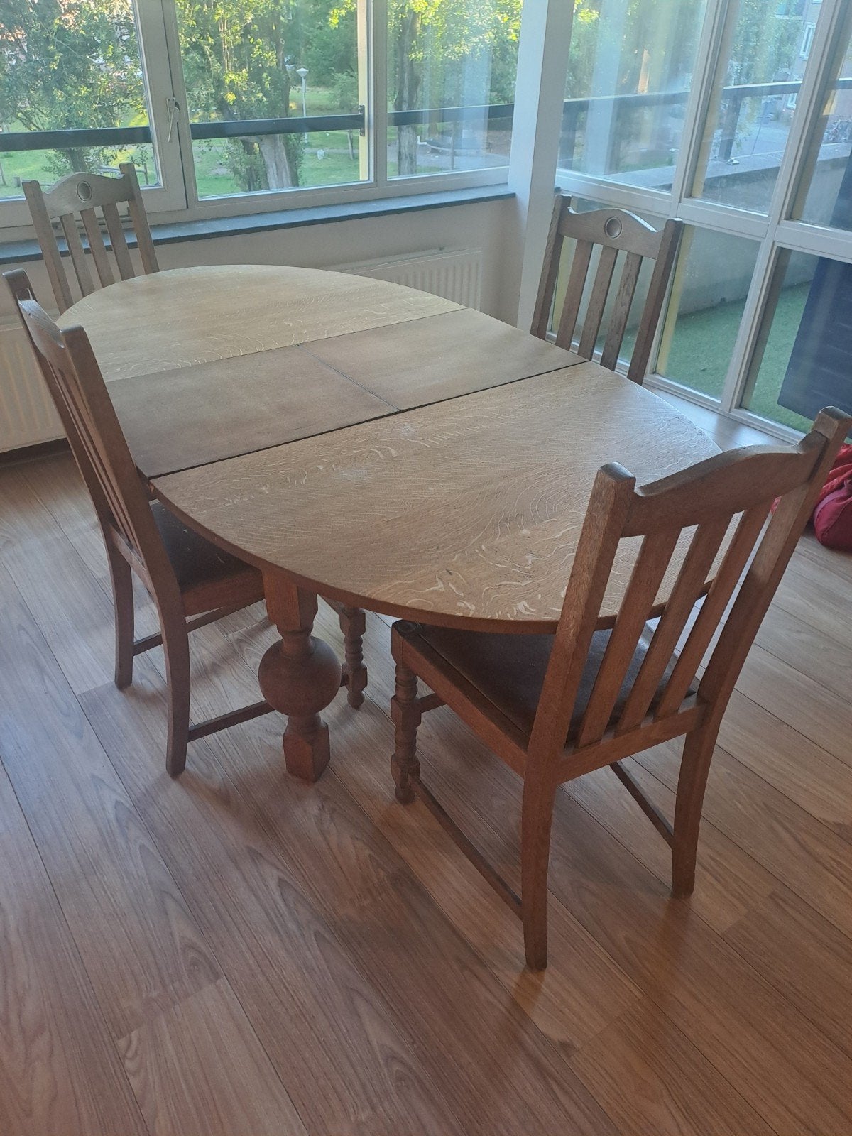 GRATIS Antieke eikenhouten eettafel plus 4 stoelen, Huis en Inrichting, Ophalen, Gebruikt, 100 tot 150 cm, Klassiek