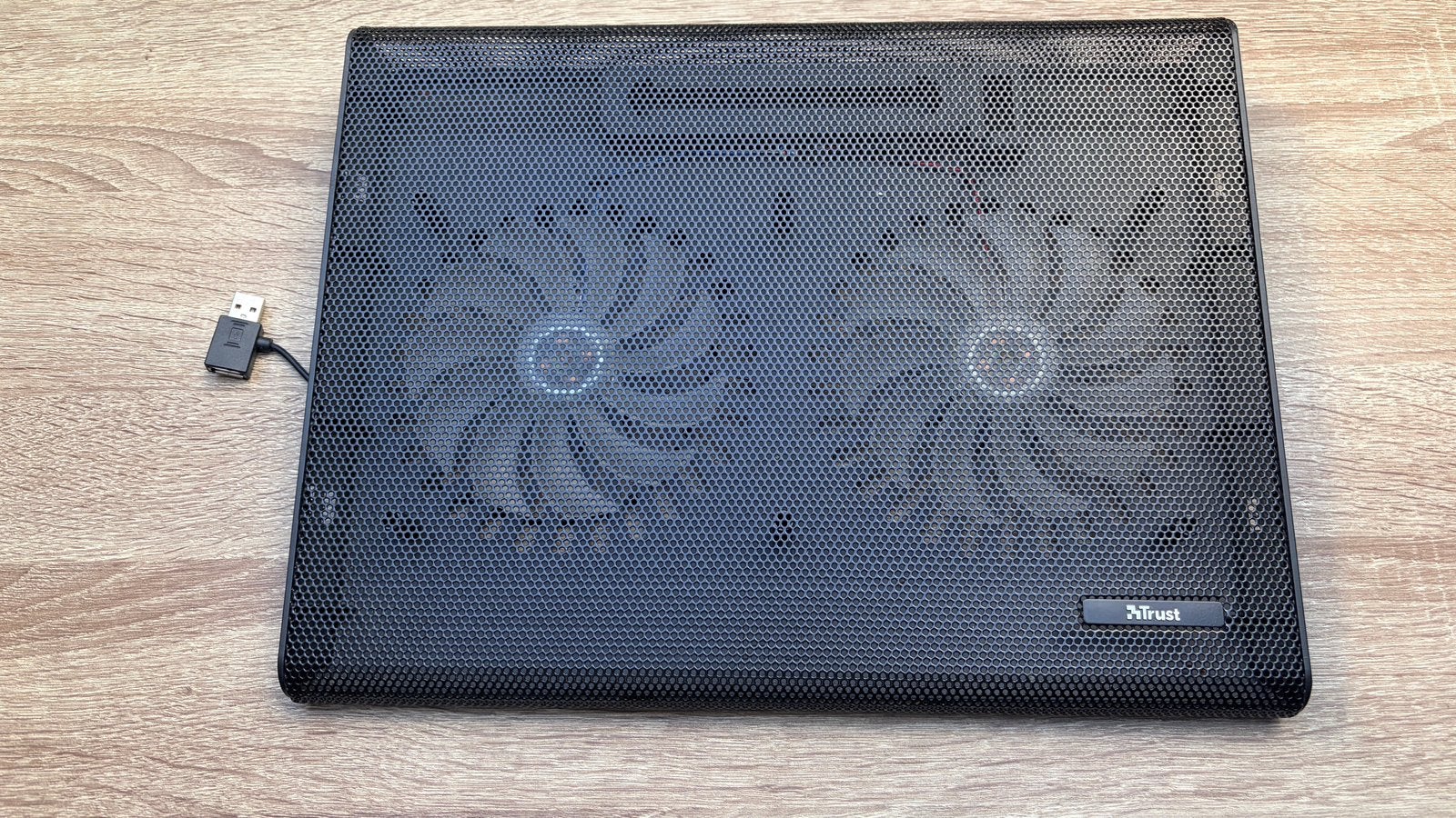 Trust laptopkoeler – Houd je laptop cool, Computers en Software, Ophalen, Zo goed als nieuw