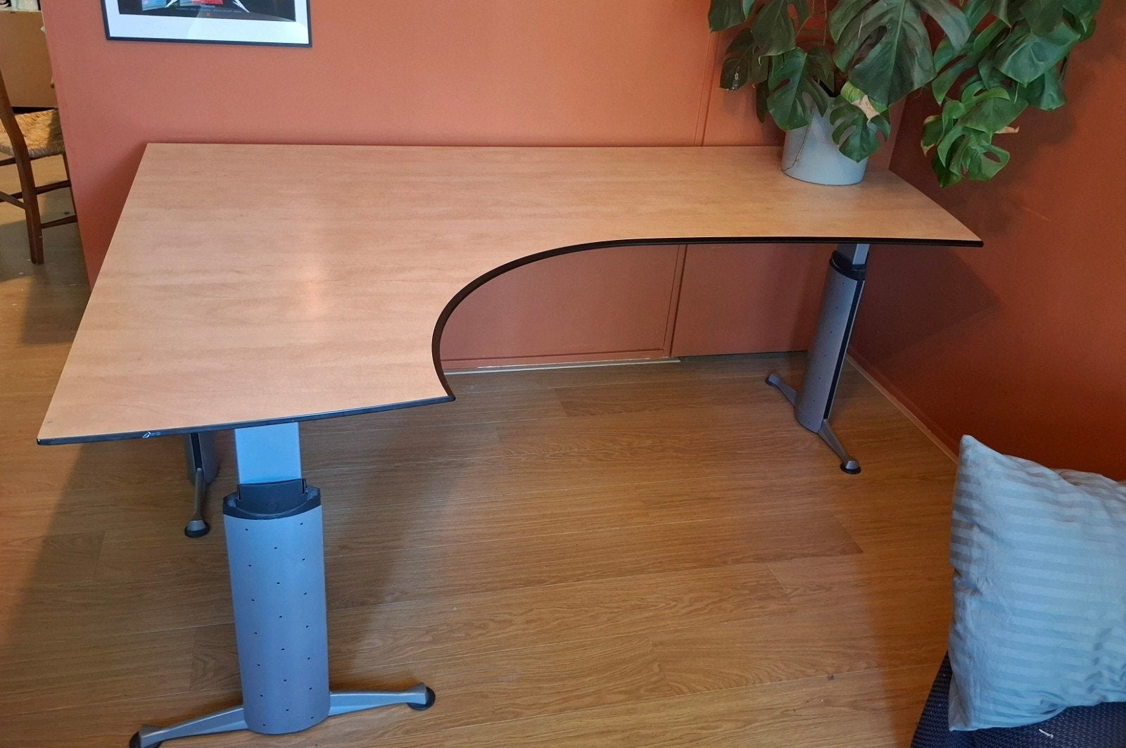 Groot Hoekbureau, Huis en Inrichting, Bureaus, Zo goed als nieuw, Hoekbureau, Demontabel, In hoogte verstelbaar, Ophalen