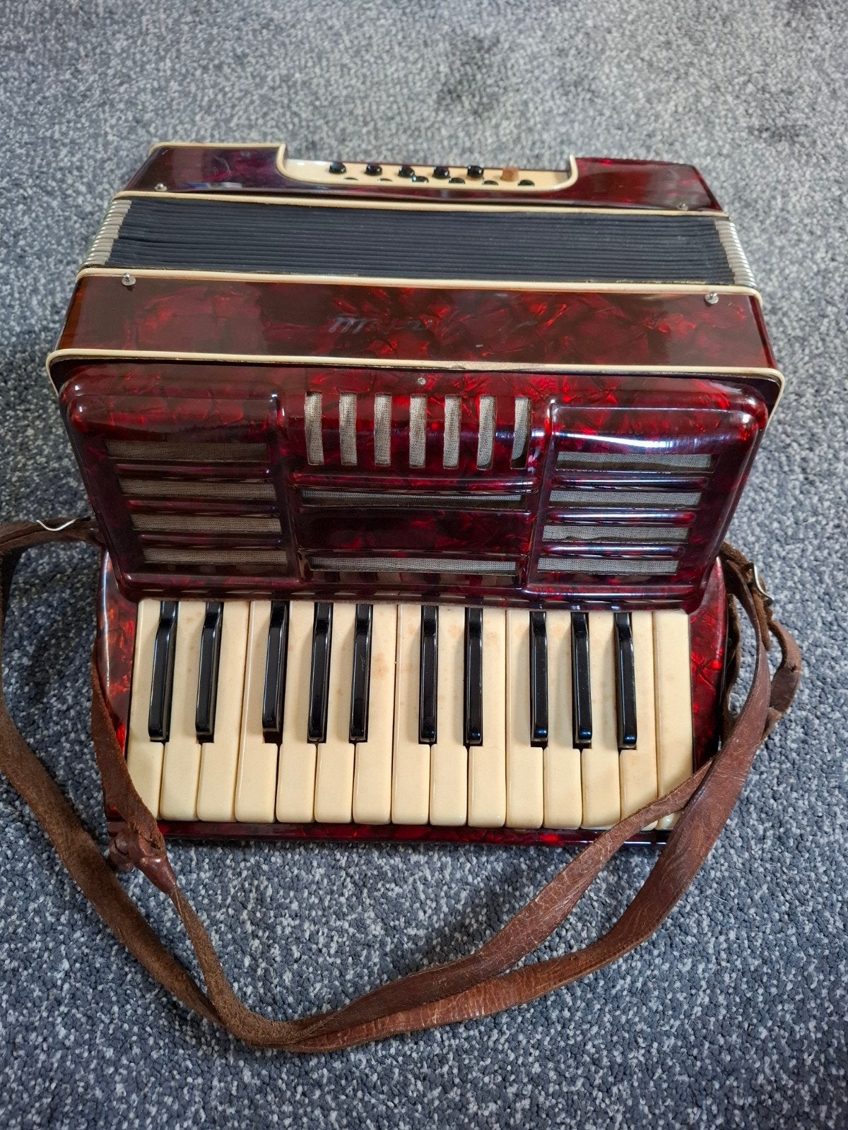 Vintage Mirandelli Accordeon - Rood - Gebruikt, Gebruikt, Met riemen, 120-bas, Ophalen