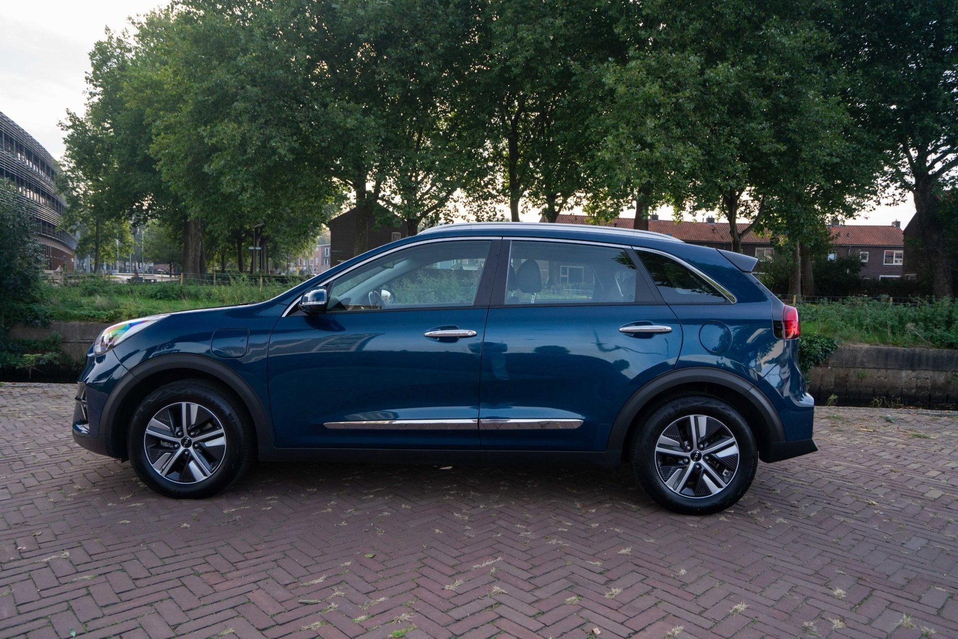 Kia Niro 1.6 GDi PHEV DynamicLine Automaat | Airco | Navigat, Auto's, Gebruikt, Euro 6, Blauw, Leder en Stof