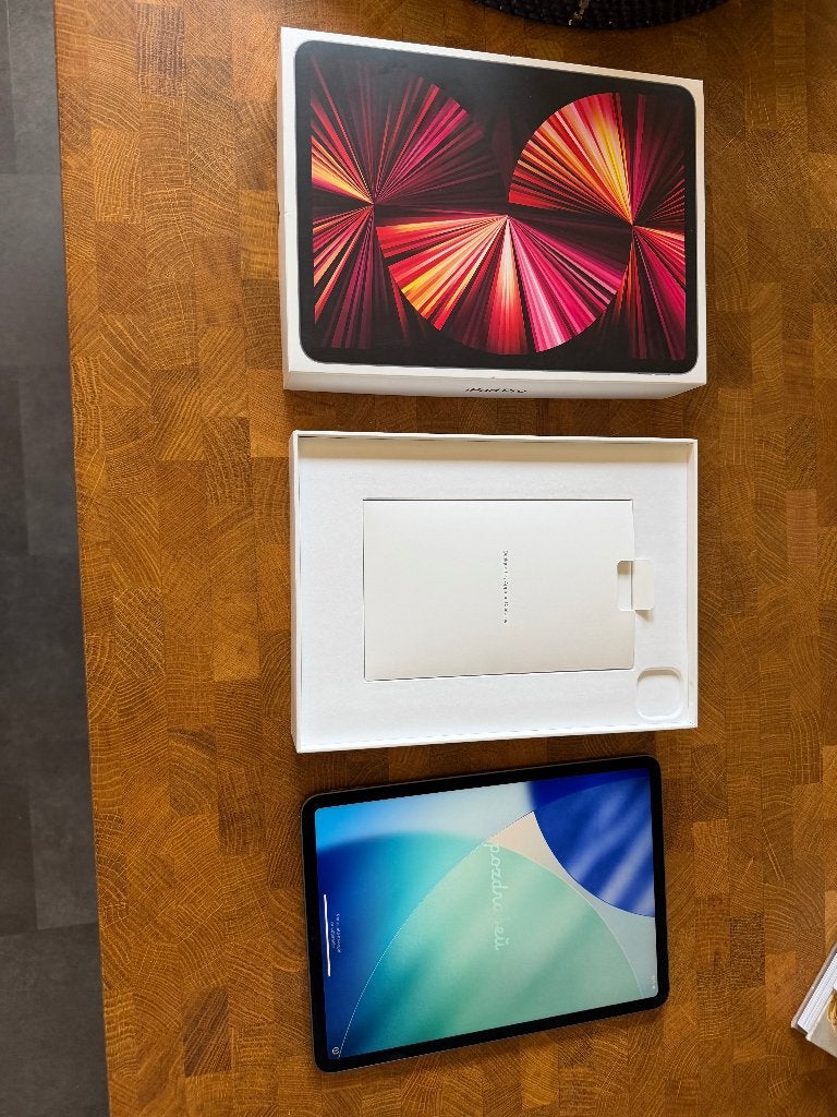 iPad Pro 11 inch (3e gen) 128G incl. Magic Keyboard., Apple iPad, 11 inch, Ophalen of Verzenden, Zo goed als nieuw