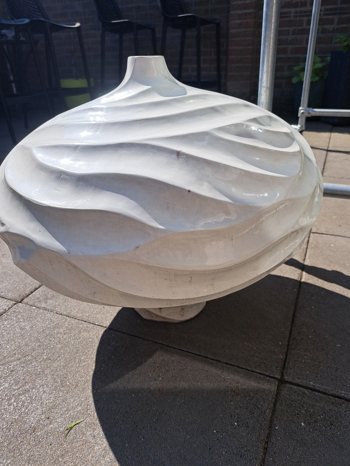 Decoratieve Witte Vaas met Golvend Design, Ophalen, Gebruikt