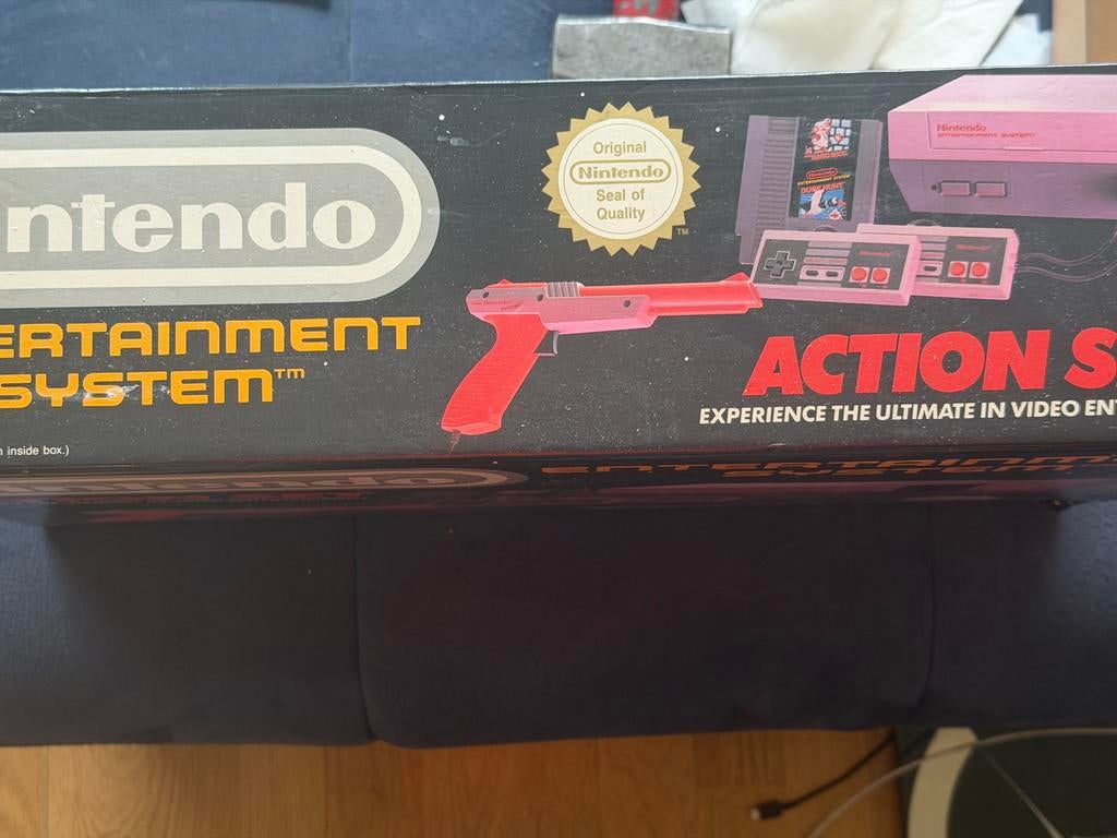 Nintendo Entertainment System Action Set (NES), Ophalen of Verzenden, Gebruikt, Met 2 controllers, Met games