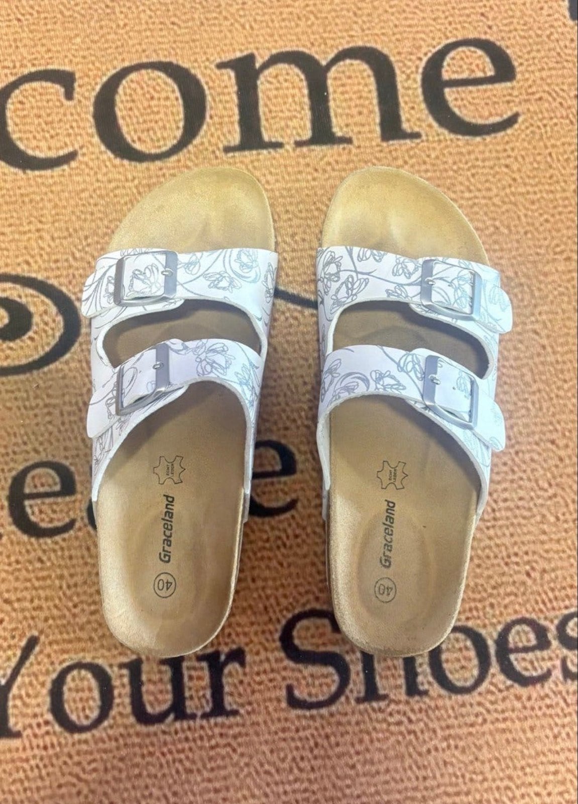 Witte Graceland sandalen met gespen - Maat 40, Kleding | Dames, Ophalen of Verzenden, Zo goed als nieuw, Wit, Sandalen of Muiltjes