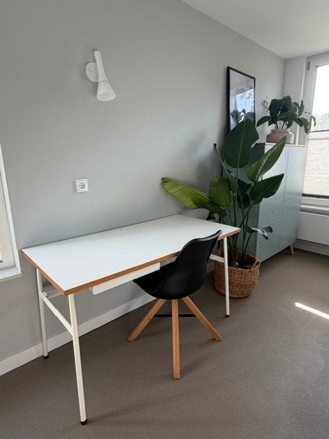 Normann Copenhagen Journal bureau wit, Huis en Inrichting, Bureaus, Ophalen, Overige typen, Scandinavisch, Zo goed als nieuw