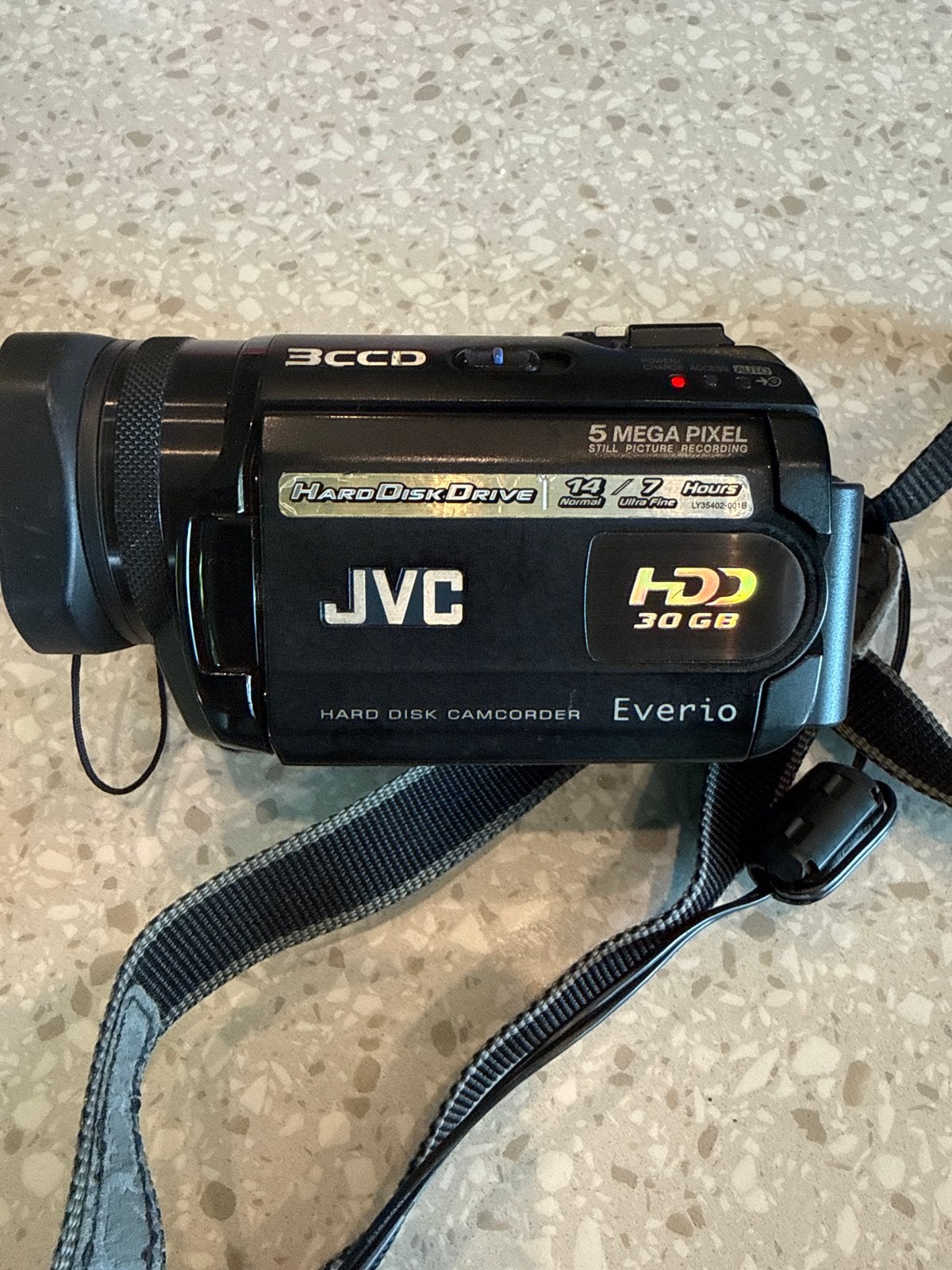 JVC Everio Hard Disk Camcorder - 30GB, 5 Megapixel, Ophalen, JVC, Minder dan 8x, Camera