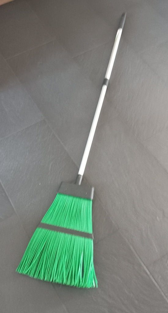 Groene camping bezem met lange steel, Ophalen of Verzenden, Gebruikt, Bezem