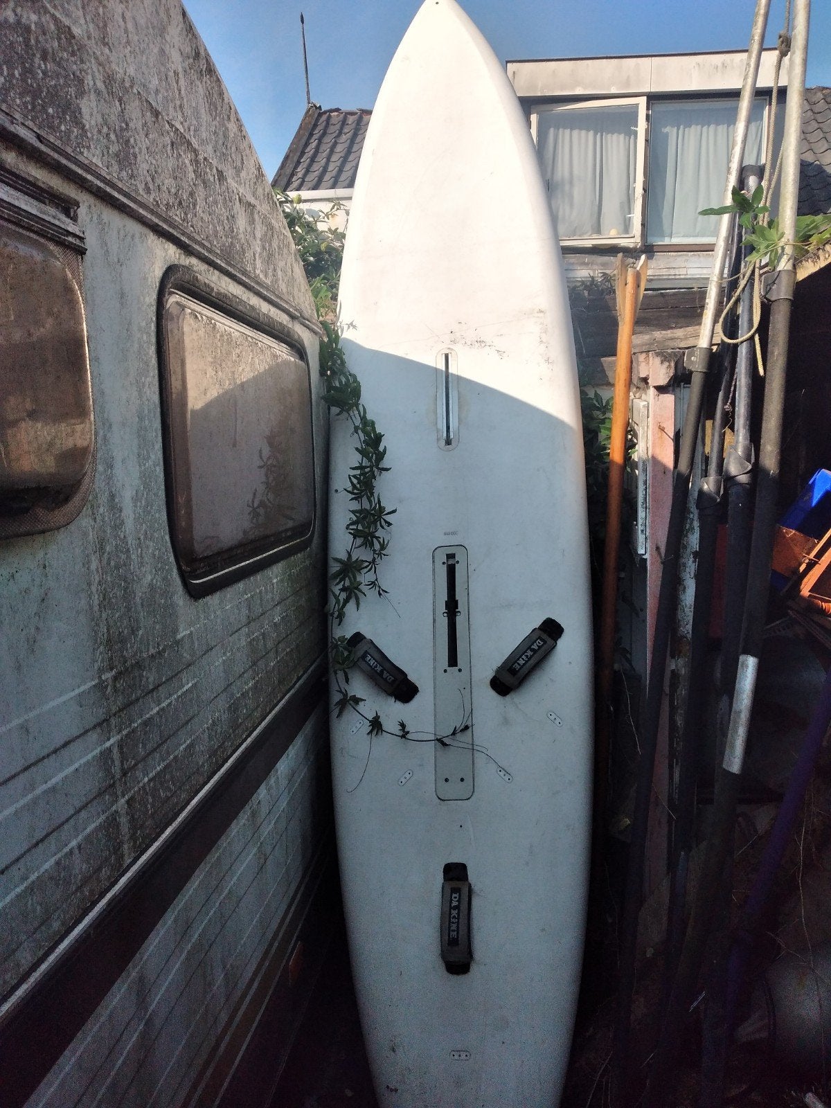 Gebruikt windsurfboard met voetbanden, Watersport en Boten, Overige merken, Met voetbanden, 250 tot 300 cm, Gebruikt