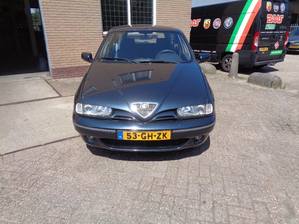 Alfa Romeo 145 1.6 Twin Spark 16V 2000 Blauw, Auto's, Alfa Romeo, Voorwielaandrijving, 1160 kg, 4 cilinders, Origineel Nederlands