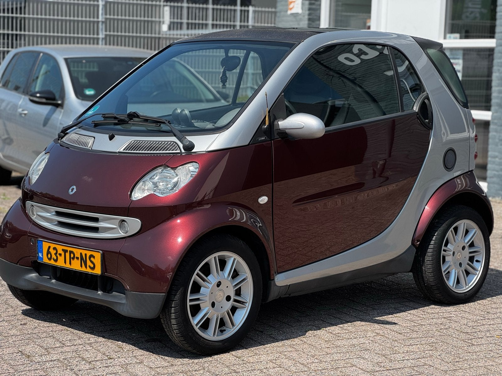 Smart 0.7 City Coupe 45KW 2007 Grijs, Auto's, Smart, Achterwielaandrijving, 18 €/maand, 61 pk, Origineel Nederlands